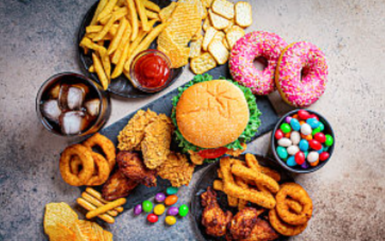 BMCMedicine's tweet photo. New research from @DrSarahMuir
@PreetiDhuria
@ChristinaAVogel
@EmmaJ_Roe
@MRC_LEU
@FoodPolicyCity 
@wrapped_study 
looking at the impact of restricting promotion of  high in fat, sugar and salt (HFSS) foods: a good first step: https://t.co/jkjtZALeDh https://t.co/6JjnXco13O