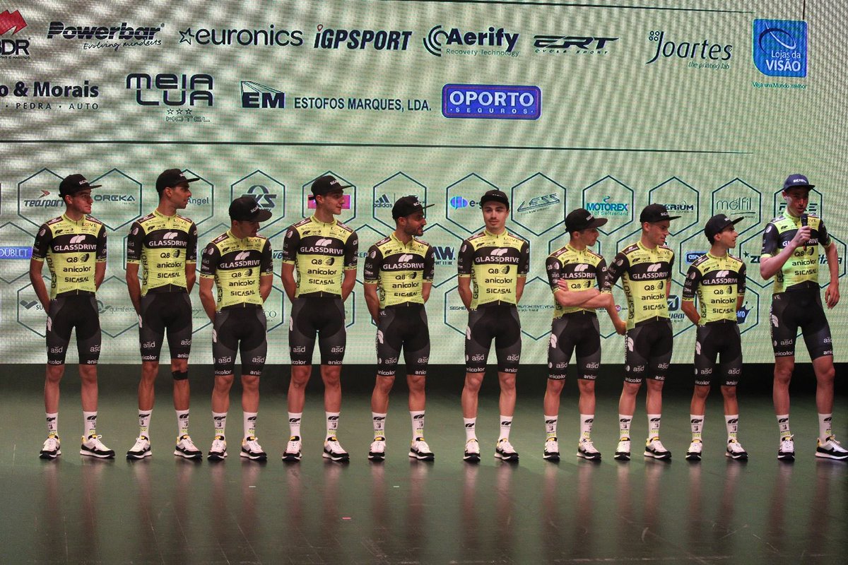 Presentación del @GlassdriveQ8 ❗️

En nada nos pondremos el primer dorsal 🔥