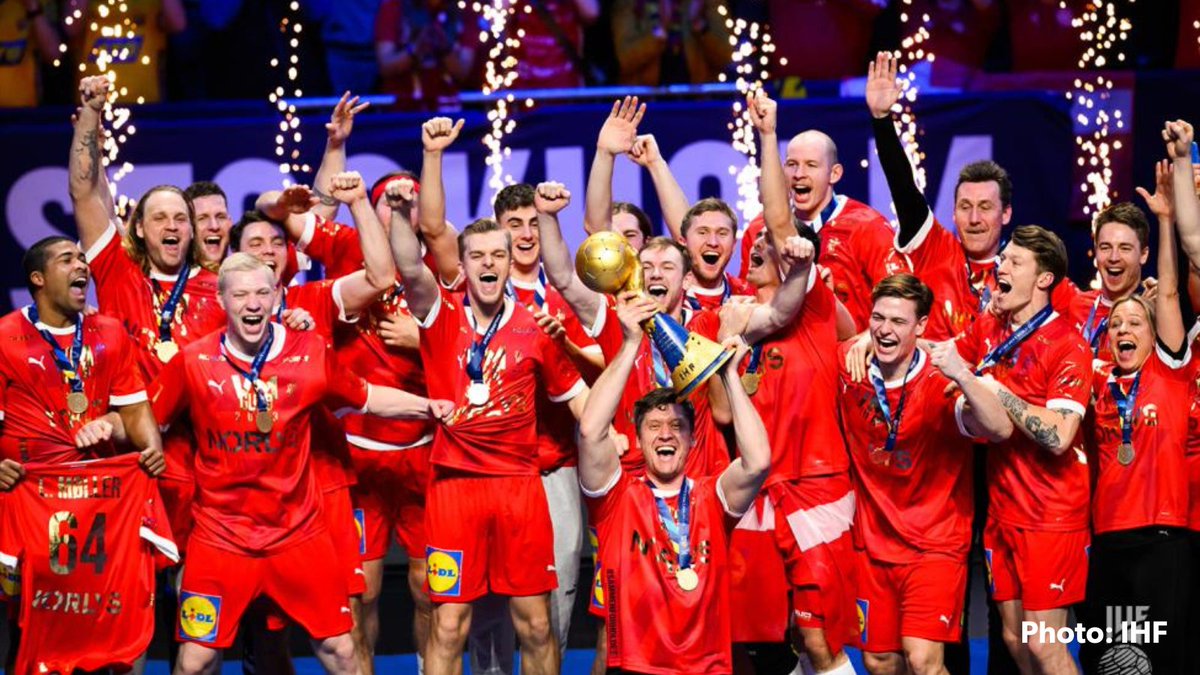 denmarkdotdk's tweet photo. Big congratulations to the Danish handball team on winning the World Men's Handball Championship 2023 - for the third time in a row! 🇩🇰🤾‍♂️🥇🏆 https://t.co/CibHKkVmBG