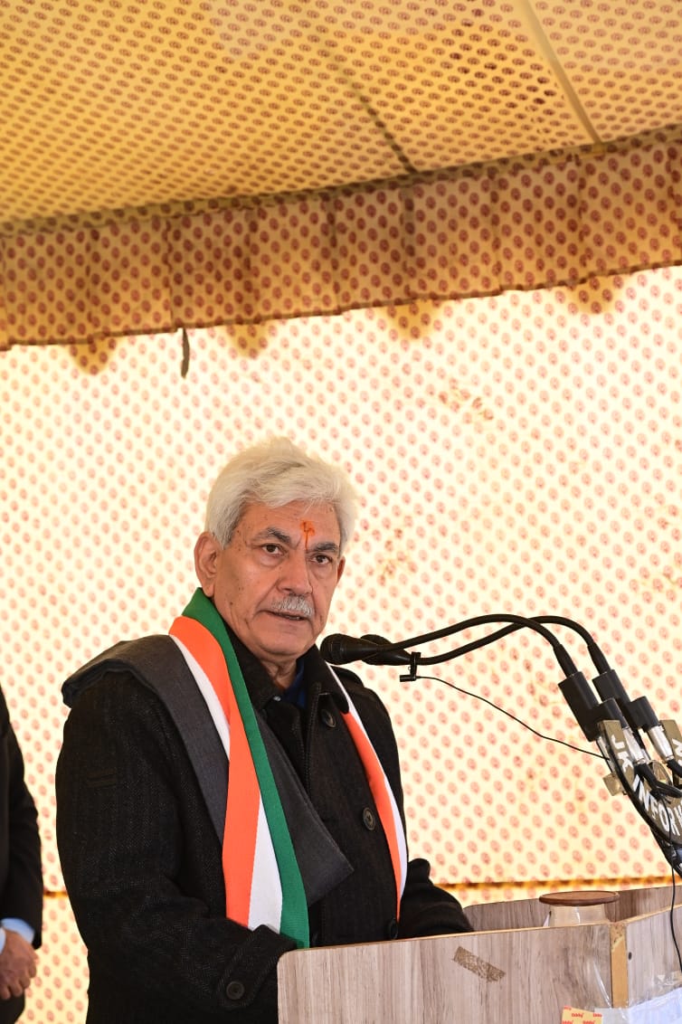 diprjk's tweet photo. LG Sh.@manojsinha_ paid tributes to the Father of the Nation Mahatma Gandhi on his punyatithi; says Bapu's life &amp; teachings continue to guide inter-dependent world in 21st century &amp; eternal values he taught us will sustain human civilization in decades &amp; centuries to come. https://t.co/hjhPHDbf5K