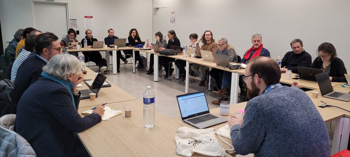 AJoffres's tweet photo. C'est parti pour la première journée d'accueil et d'information destinée aux #ConsortiumHN d'@Huma_Num, enfin en présentiel! Discuter de nos méthodologies de travail, de l'animation de nos communautés de recherche en #SHS #researchcommunity #SSH #communitybuilding #FAIRProcesses https://t.co/BCTZg4ETi0
