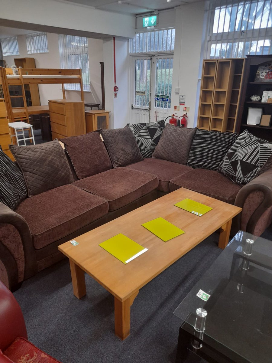 New stock in our community home store at 101 Fitzwarren Street, Salford, M6 5RQ 💚

#prelovedfurniture #secondhandshopping #salford #manchester
