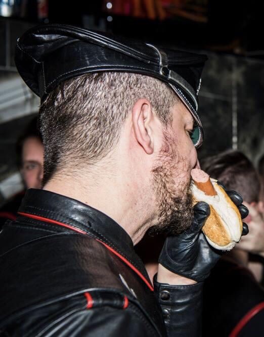 LeatherbullCH's tweet photo. #leatherandmore #leather #leathermen #bluf #leatherstud #leatherjacket #leatheruniform #leatherchaps  #muircap #leathergay #leatherbulge #tomoffinland #royalcouple #meninleather #meninleatherjackets #gaylanglitz #leathermaster #gaybdsm #muircapmonday #mrgay #mrleather #mlw #mal https://t.co/UwFvmdGC38
