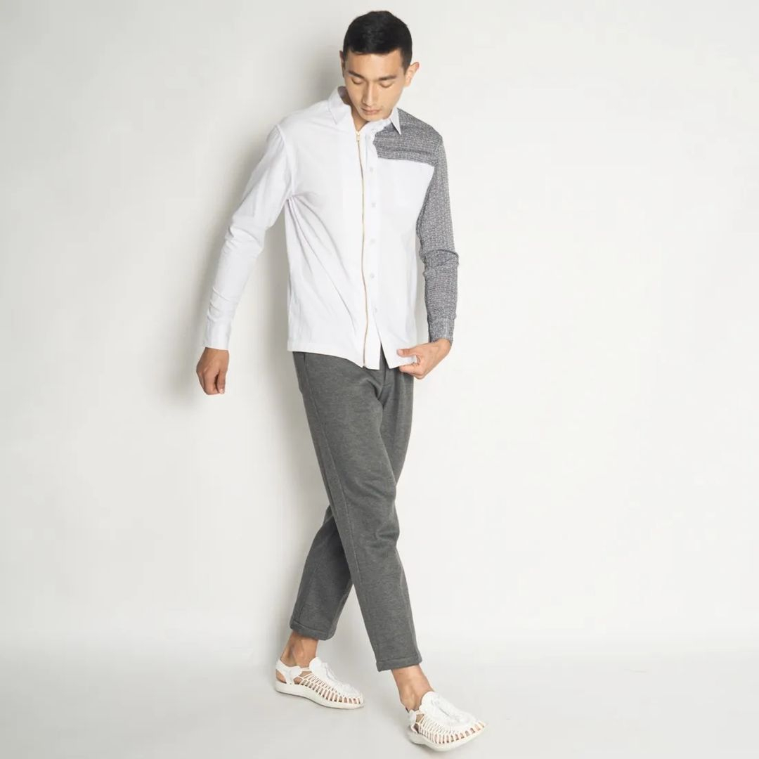 SouthCityID's tweet photo. Be more laid back and casual with @danjyohiyoji​​​​​​​​​​​​​​​​​​​​​​​​ sultan white shirt or Pick your favorite style at Our official website​​​​​​​​​
https://t.co/FiHdH7ymRA

Become a new version of you in 2023 https://t.co/wRlGeLt4A7