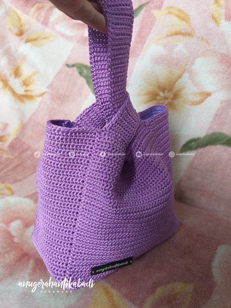 A3_Crochet's tweet photo. Alhamdulillah..done , dgn versi ungu nya
Terima kasih custom Knot Bag nya mBak , produk perdana model kecè ini
Semoga suka & bermanfaat yaa
Cuszz to Bekasi
Dim : 22x10x20cm
Mat : Poly
#tasrajut
#knotbag
#tasrajutknotbag
#tasrajutpolyester
#anugerahantikabadi
#UMKMindonesia https://t.co/ivdf0Bj37Q