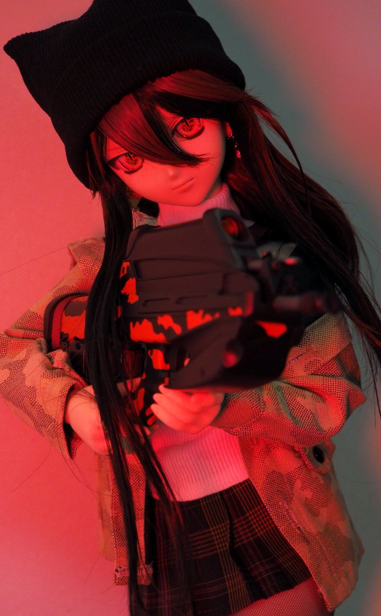 ShadowDesign6's tweet image. #今夜のドール撮影120分一本勝負
お題「あい」過去
時には、愛は危険と驚愕を伴うものです。⚠️✴💣🔫

#武装ドール 
#ShadowDesign 
#ドールオーナーさんと繋がりたい