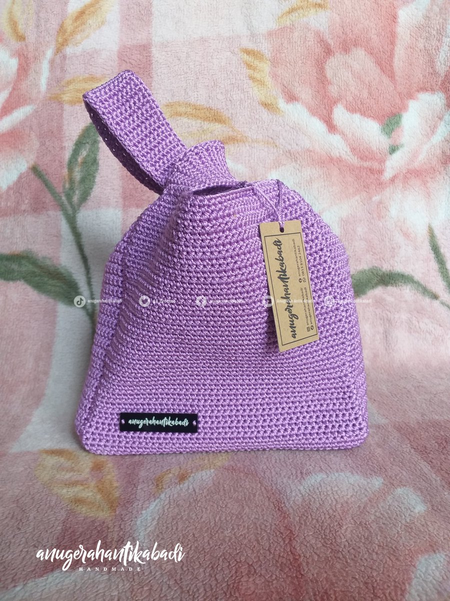 A3_Crochet's tweet photo. Alhamdulillah..done , dgn versi ungu nya
Terima kasih custom Knot Bag nya mBak , produk perdana model kecè ini
Semoga suka & bermanfaat yaa
Cuszz to Bekasi
Dim : 22x10x20cm
Mat : Poly
#tasrajut
#knotbag
#tasrajutknotbag
#tasrajutpolyester
#anugerahantikabadi
#UMKMindonesia https://t.co/ivdf0Bj37Q