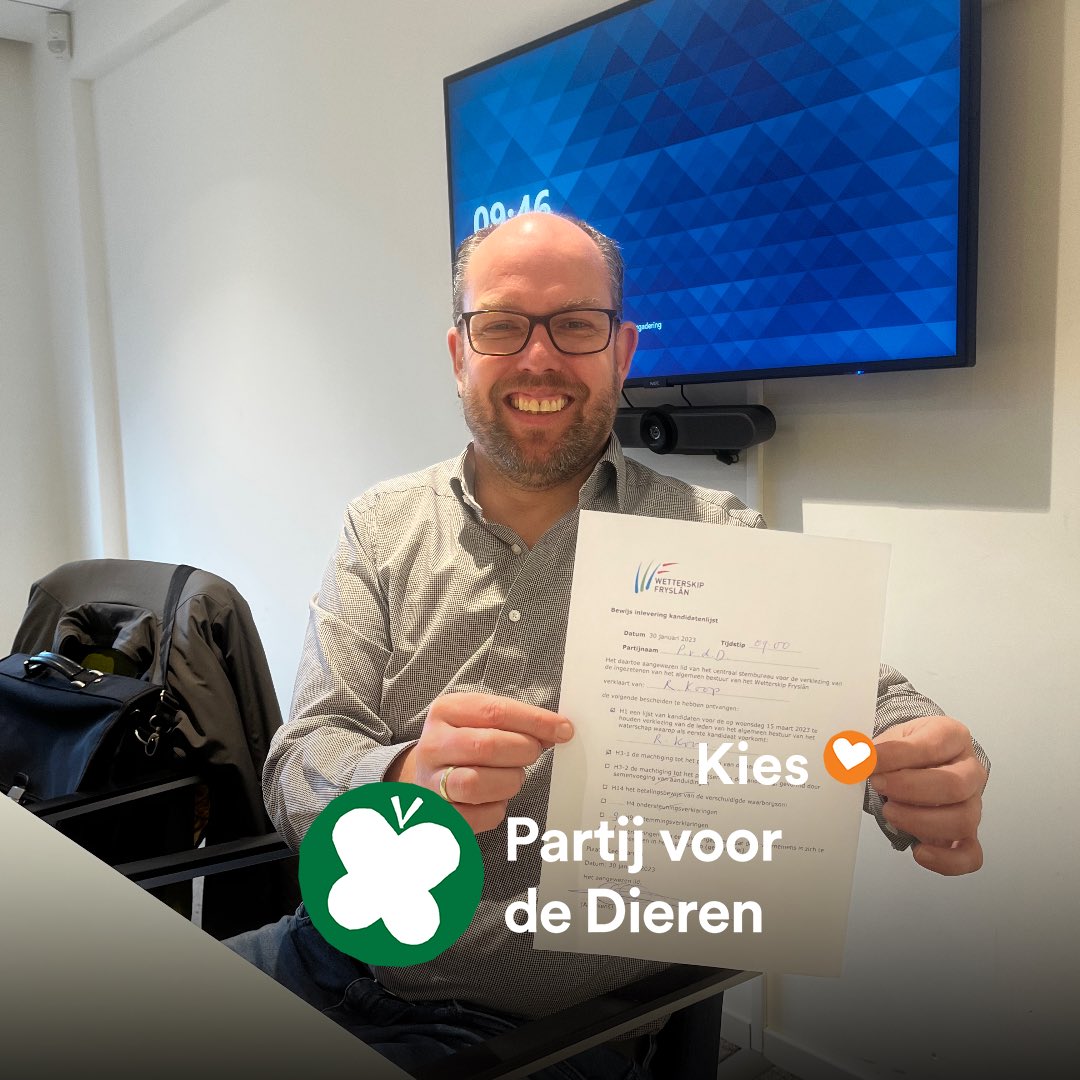 Vandaag de officiële goedkeuring van de kandidatenlijst. #WS2023 

Lijsttrekker @ronniekoop tijdens de kandidaatstelling in Leeuwarden namens de @PartijvdDieren 💚

Tijd voor een donkergroen @wetterskip. 
Stem 15 maart daarom op Partij voor de Dieren! ✅

#groeiendverzet #pvdd