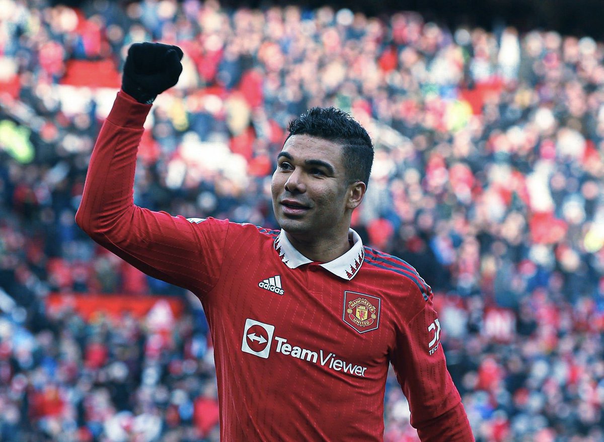 UTDTrey's tweet photo. The best player, CB and a DM in the world all play for Manchester United❤️ https://t.co/czbuqFhlrl