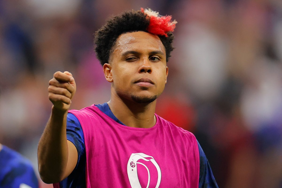 FabrizioRomano's tweet photo. Weston McKennie completes medical tests as new Leeds United player, he’s set to sign long term deal and then the official announcement will follow ⚪️🇺🇸 #LUFC

€1.2m loan fee, €33m buy option plus add-ons up to €40m total potential package. https://t.co/faouHCei0z