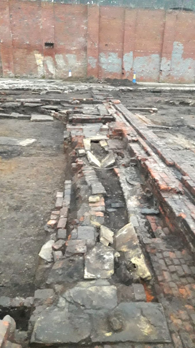 We've got the #before, now swipe 👉 for the #after! Isn't that #satsifying?

#IndustrialArchaeology #CommercialArchaeology #MondayMotivation #BeforeAndAfter #Transformation #UrbanExplorers #Bricks