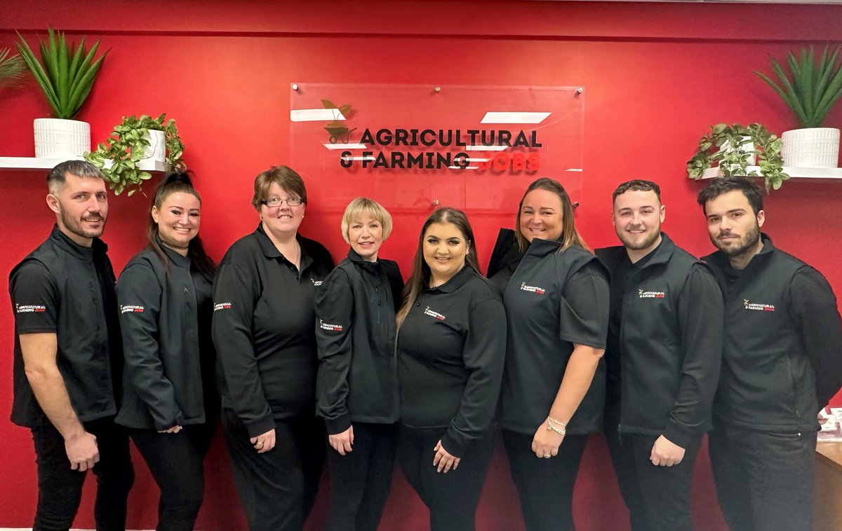Agriculturaljob's tweet photo. Meet our Agricultural and Farming Jobs Team! 🌟
Take a look at our brand new team image which we have taken for 2023. Amazing to see our brand new uniforms looking very professional and smart on our wonderful team. 🎉
#agrifj #meettheteam #teamimage #ourteam #uniforms https://t.co/XACa5meaGP