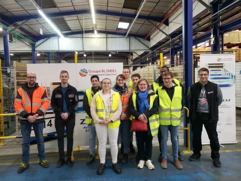 [📣 Accompagnement] 

Le #GroupeBlondel a été ravis d’accueillir les jeunes apprentis <a href="/aftral/">AFTRAL</a> de
Rochefort, lors d’une journée en immersion au cœur de nos activités de logistique industrielle aéronautique.  #alternance #aeronautique #logistique