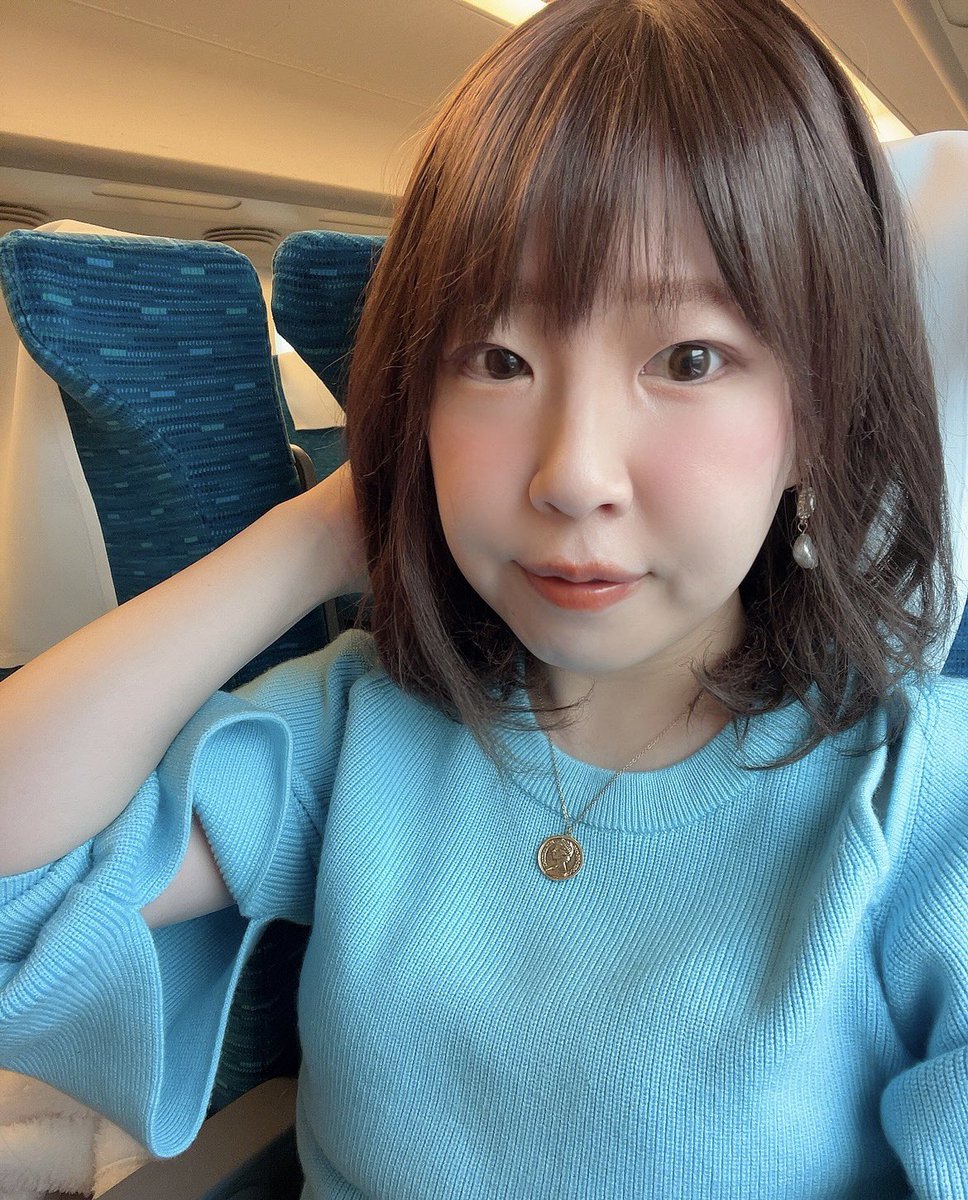 hikamiril's tweet photo. 眉はリネアストリアからリニューアルされた眉毛シール、これすごい凄すぎる。とても自然。ウィッグはリネアストリアの天使のレイヤーCカール。まつ毛はツケマが苦手なので手書きです。
#汎発性脱毛症 #脱毛症 #自己免疫疾患 #LINEASTORIA #リネアストリア https://t.co/cy0LBEYLnL