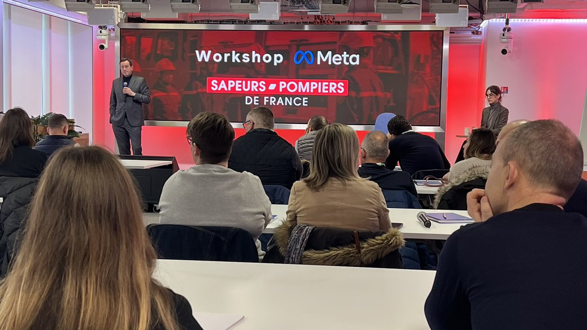 #formation | 
Aujourd’hui petite sensibilisation @metaFrance aux différentes plateformes et outils #insta #facebook avec la #teamFedCom @pompiersfr , les #sdis et UD #pompiers de France