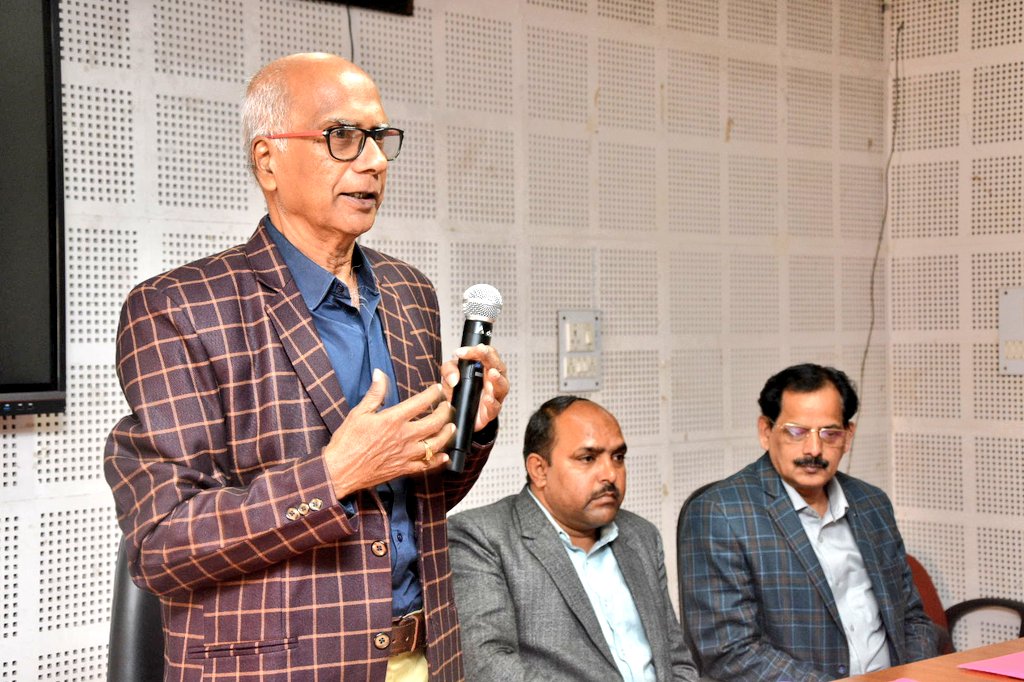 ext_edu_bhu's tweet photo. विभाग द्वारा आयोजित चार दिवसीय अंतरराष्ट्रीय प्रसार शिक्षा सम्मेलन के अंतिम दिन "कृषक-वैज्ञानिक" संवाद कार्यक्रम का आयोजन हुआ। https://t.co/sGhohm8TUx