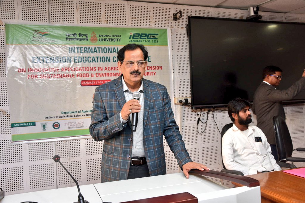 ext_edu_bhu's tweet photo. विभाग द्वारा आयोजित चार दिवसीय अंतरराष्ट्रीय प्रसार शिक्षा सम्मेलन के अंतिम दिन "कृषक-वैज्ञानिक" संवाद कार्यक्रम का आयोजन हुआ। https://t.co/sGhohm8TUx