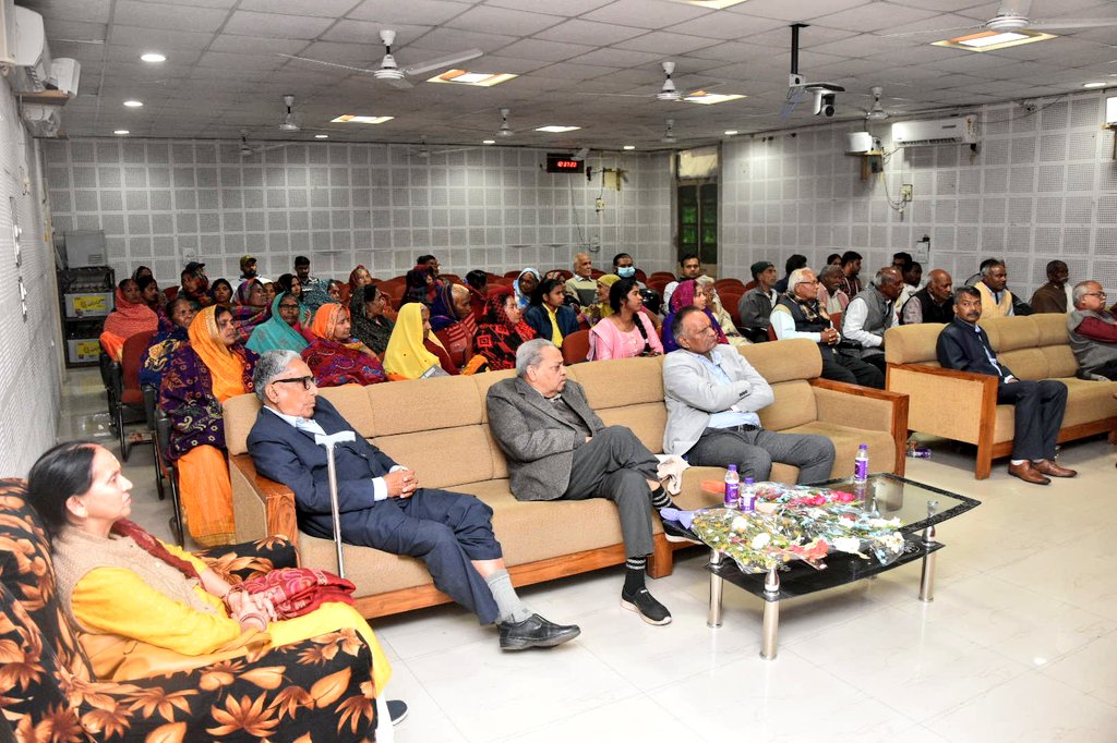 ext_edu_bhu's tweet photo. विभाग द्वारा आयोजित चार दिवसीय अंतरराष्ट्रीय प्रसार शिक्षा सम्मेलन के अंतिम दिन "कृषक-वैज्ञानिक" संवाद कार्यक्रम का आयोजन हुआ। https://t.co/sGhohm8TUx