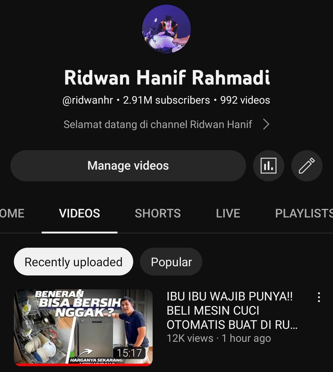 ridwanhr's tweet photo. Istri minta beli dishwasher, terus gue iseng review di youtube. Lah rame dong, 1 jam 5 menit udah 12rb views 😂😂😂 https://t.co/3Snfgxvd50