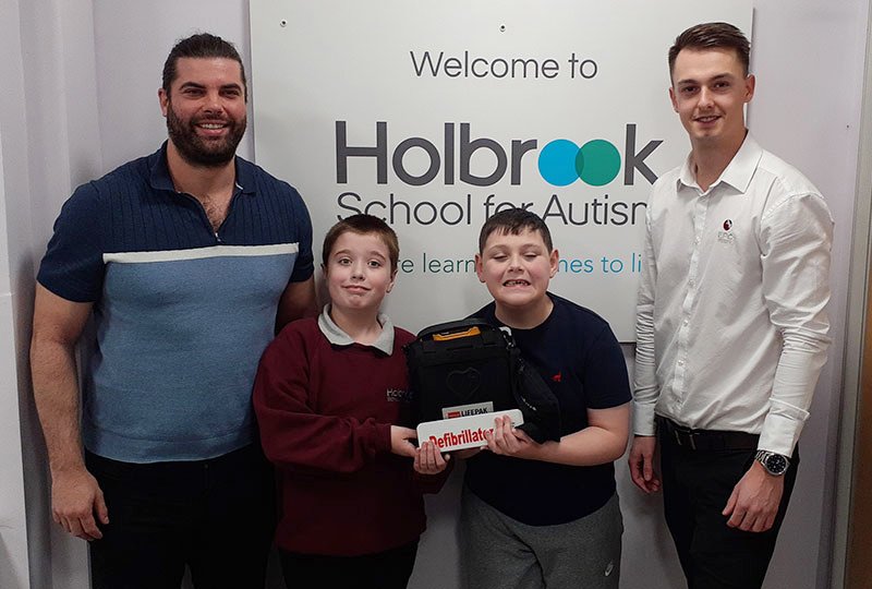 EPC_UKltd's tweet photo. Our passion for charitable defibrillator fundraising continues as Dominic Bailey visits Holbrook School for Autism to present our latest equipment donation https://t.co/iJCtHGorj5 #EPCUK #ZeroHarm #EPCUKDefibrilators https://t.co/3nlvAn3Nf6