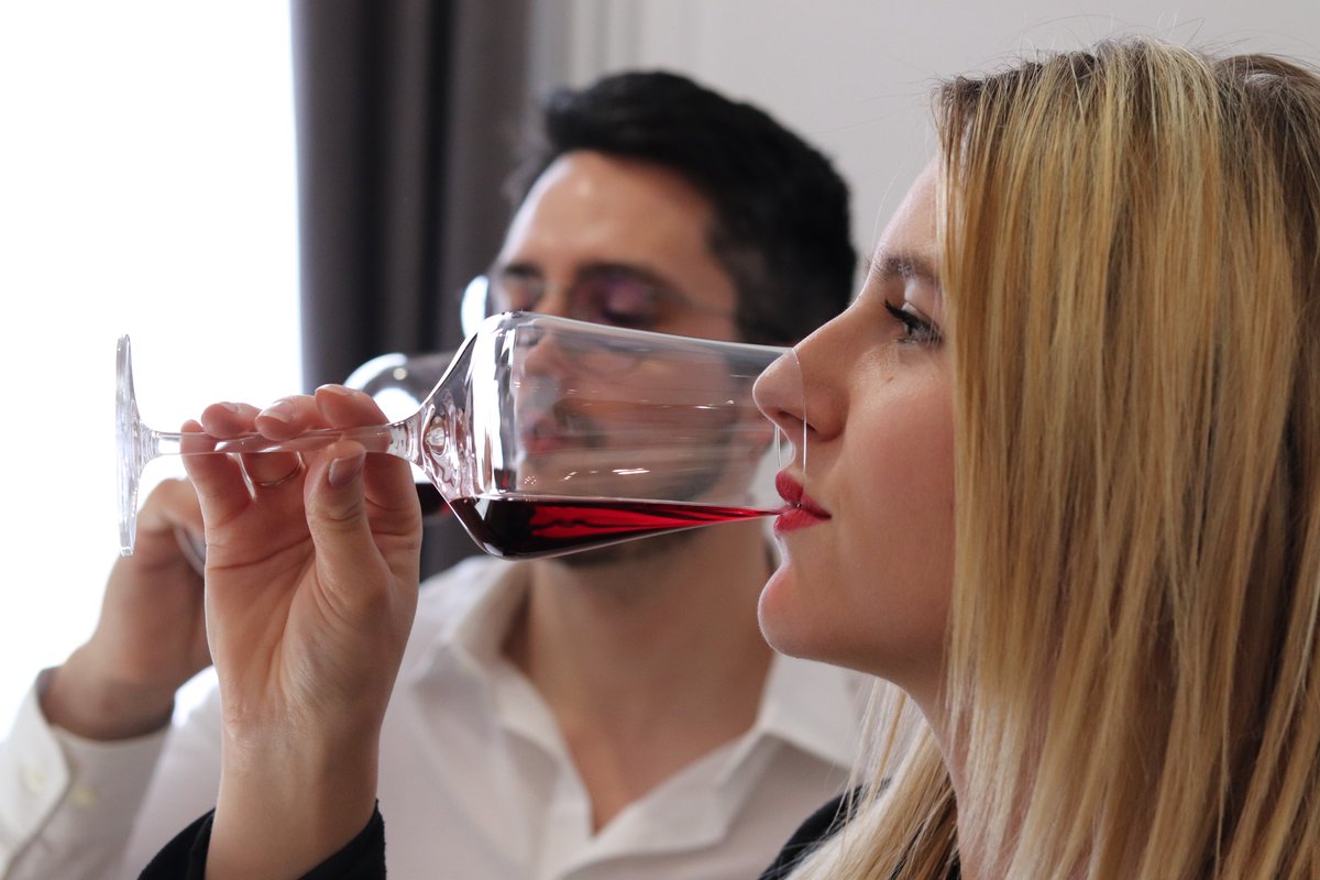 sensationvin's tweet photo. Les cours de dégustation à Sensation Vin viennent de reprendre ce week-end et marquent le début de saison 2023. Nous vous espérons nombreux cette année encore à venir découvrir et approfondir vos connaissances sur les vins de Bourgogne.  https://t.co/JTjSrI45yN https://t.co/5vBBjc13KD