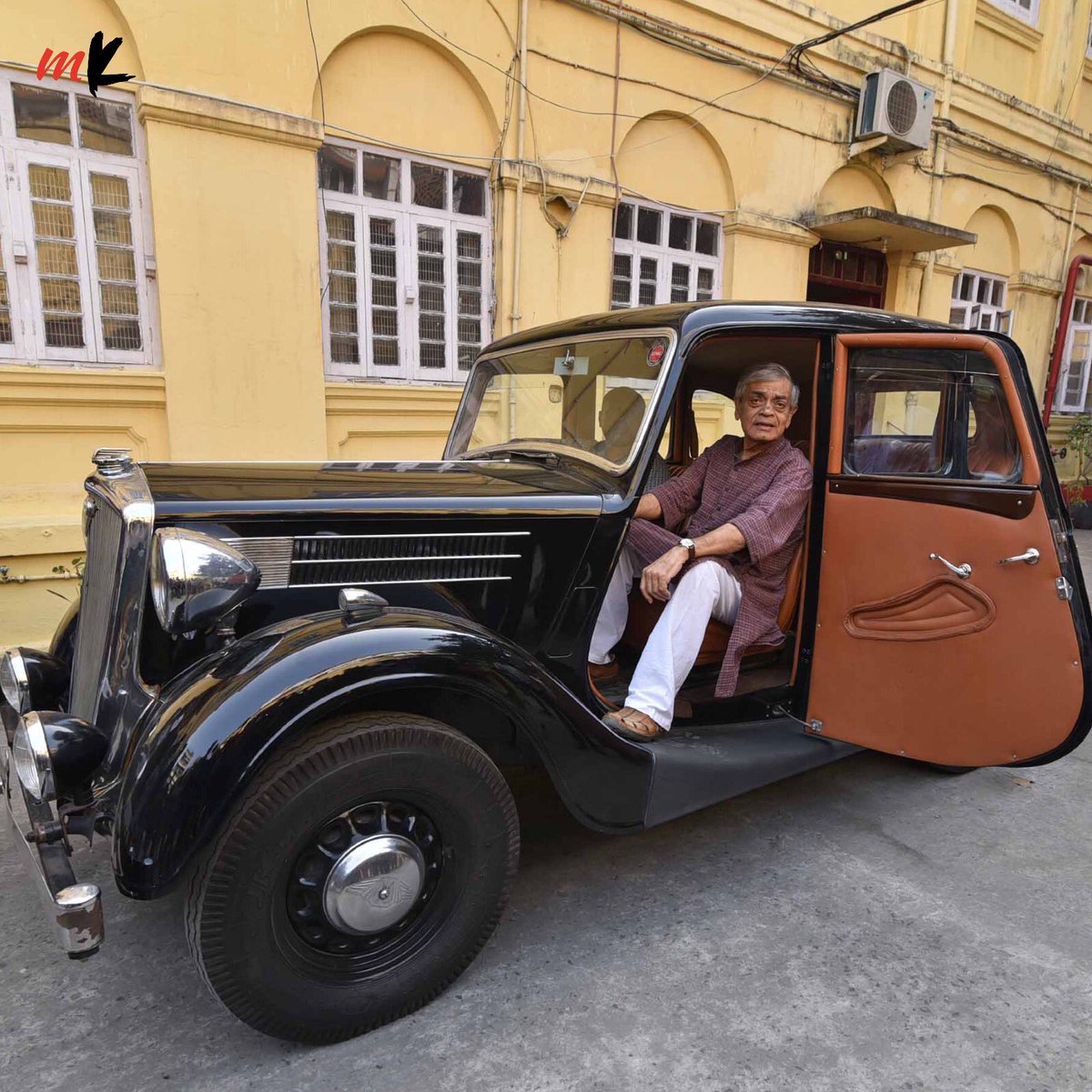 TT_My_Kolkata's tweet photo. #FeludaFans were in for a treat with the 'Finding Felu' walk organised by the #BengalChamberOfCommerceAndIndustry with #WalkCalcuttaWalk.
Read more: https://t.co/J0ALiYEjch
@BenCham1833
#Feluda #SatyajitRay #SandipRay #WalkingTour #CityWalk #Kolkata #MyKolkata #TheTelegraph https://t.co/pCsP2xAQUM