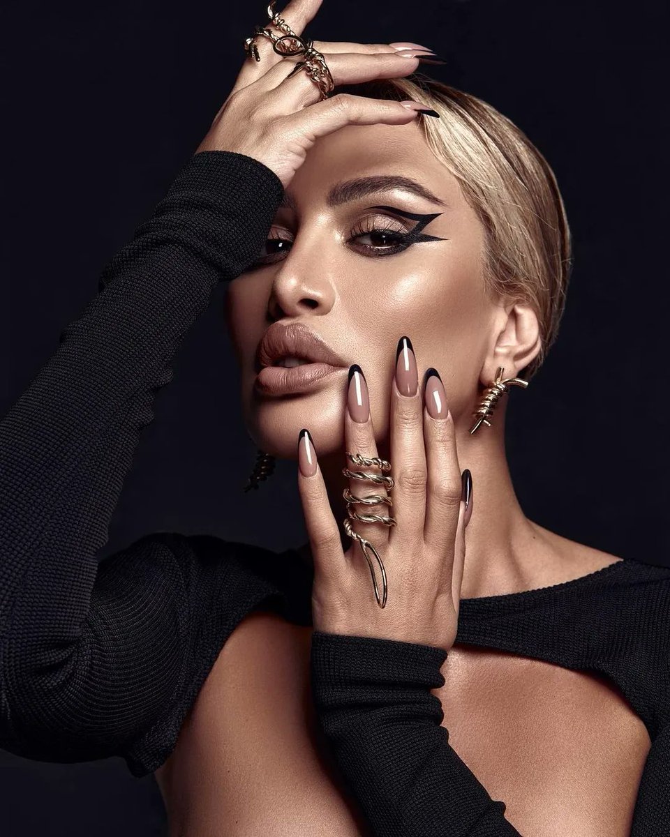 Ltv_Main's tweet photo. #مايا_دياب بأحدث جلسة تصوير
@mayadiab
#ltv #ltvplus https://t.co/3d6PCuDUyX