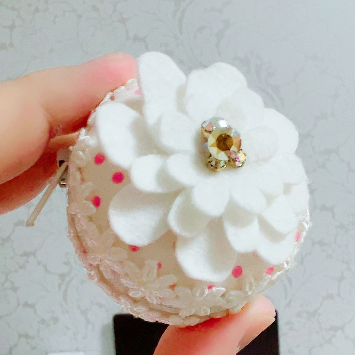 supremecharm's tweet photo. Switchのゲームカセット入れマカロン♡
ラブリー♡ガーリー♡ポップ
#Switch #handmade https://t.co/IoE8dMYXWF