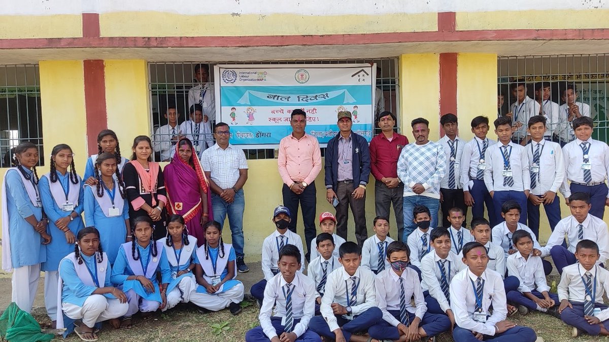 ILO_Childlabour's tweet photo. In Chhattisgarh, India, outreach campaigns 🪧 by the labour department and @ILAB_DOL @ILO #MAP16 project have made residents and children in urban areas more aware about the risks of #childlabour in domestic work 🧹 🧽 🔨 https://t.co/AsV0T9QoWi