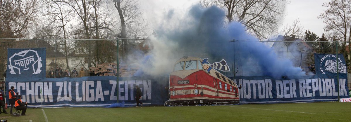 NordkurveBBG's tweet photo. Gestern zeigten wir eine Choreo zur Würdigung der Stadtteil- und Vereinsgeschichte. Weiterführende Informationen zum VEB Lokomotivbau Karl Marx Babelsberg findet ihr hier:
https://t.co/LboS9bTxf9
#bsgsvb https://t.co/nbiTBd7eG1