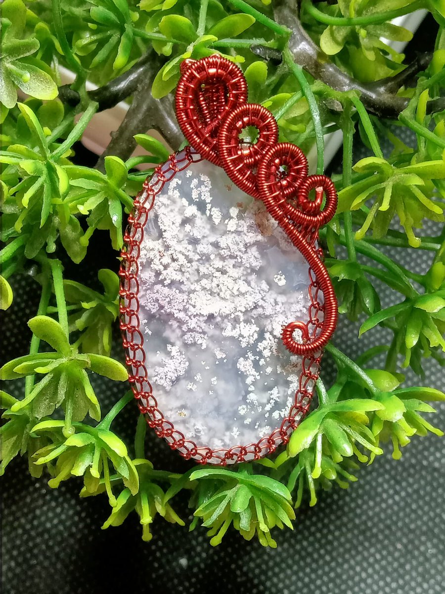 MichaelBronshon's tweet photo. Wire wrap moss agate
Good quality
If interested dm me
#wirewrap #pendant #jewellery #jewelpet #jewelrydesigner #crystals #crystalblue #cabsforsale #silversmith #Amethyst #agatejwelry https://t.co/pxKQM4smtx