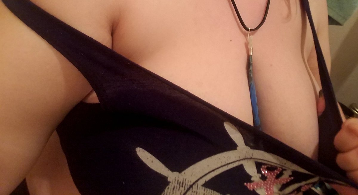 TrashfireGlow's tweet photo. Whoops i slipped. Honest. 

#nsfwtwt #transmasc #Sellingcontents #sellingcheapcontent https://t.co/QcF7n7ZQhr