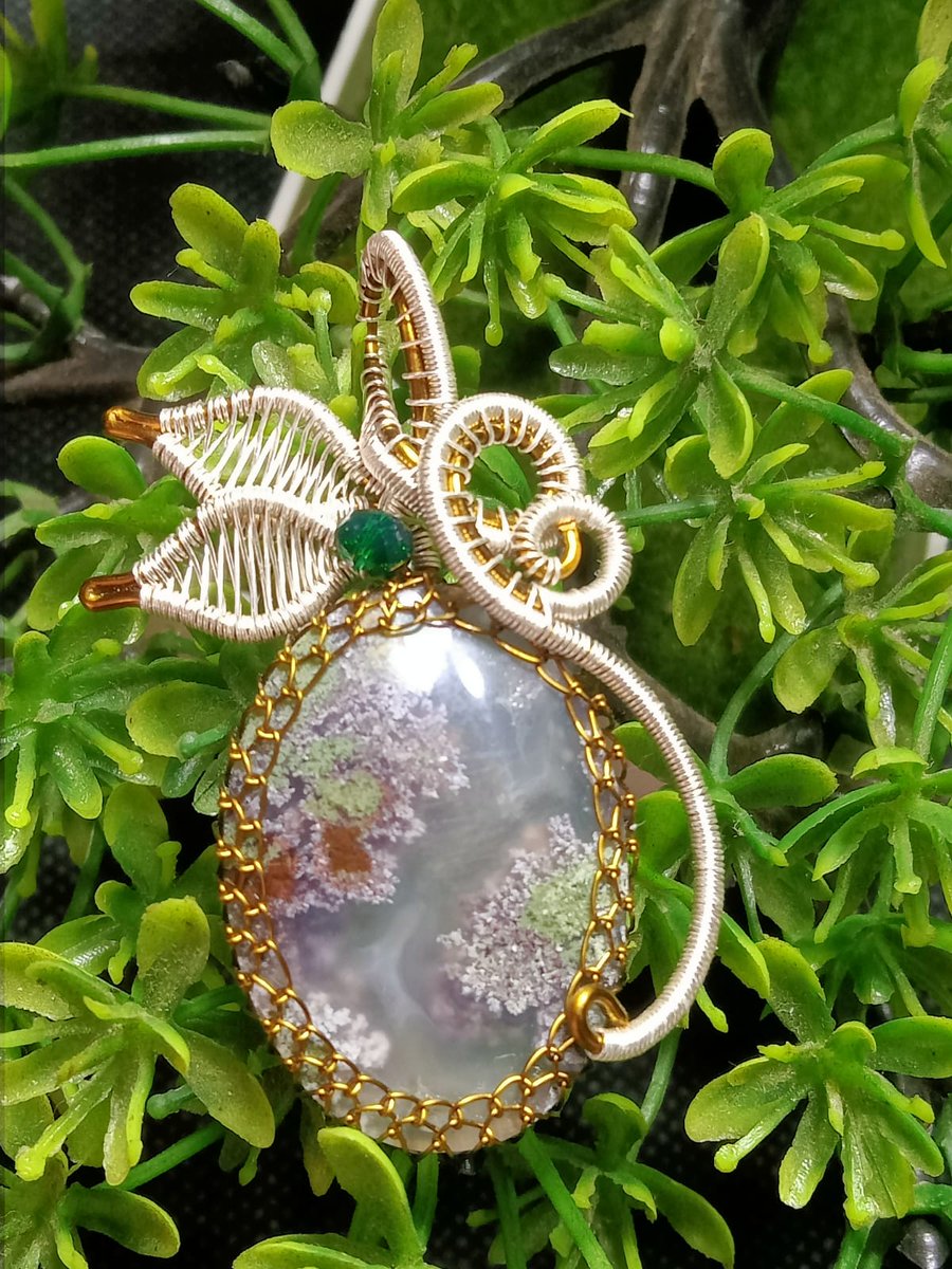 MichaelBronshon's tweet photo. Wire wrap moss agate
Good quality
If interested dm me
#wirewrap #pendant #jewellery #jewelpet #jewelrydesigner #crystals #crystalblue #cabsforsale #silversmith #Amethyst #agatejwelry https://t.co/pxKQM4smtx