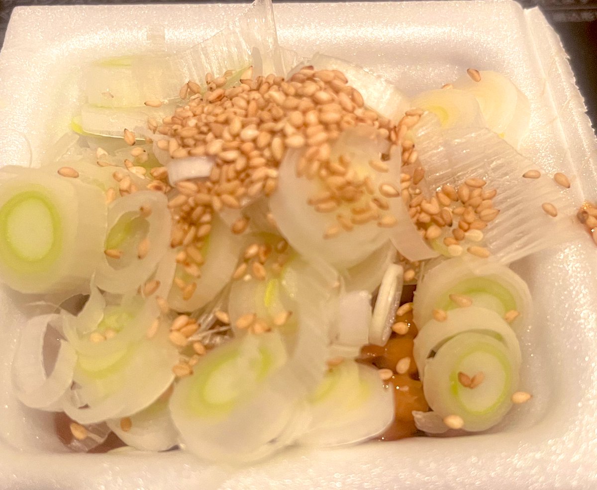 今日からダイエットします。
水飲みまくる、食べる物を考える、マッサージこれ徹底。
早速ダイエット食、納豆にお酢と胡麻油とネギと白胡麻いれて混ぜると美味しくてヘルシー。
約2分で完成、今年は40キロ台なる