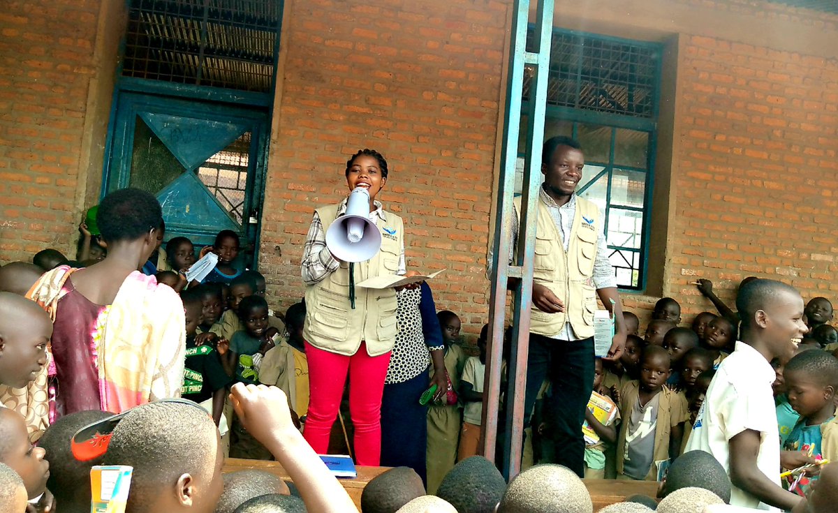 Water4Dev's tweet photo. Poursuite des séances de sensibilisation sur les bonnes pratiques d'hygiène et assainissement dans les écoles cibles.

Ce vendredi le 20 Janvier, c'était le tour de l'ECOFO Buhinyuza de la commune Rugombo en @CibitokeProv.

#Water4Dev #WASHinSchool #WASH #SDG6 https://t.co/RIT3XxlEk5