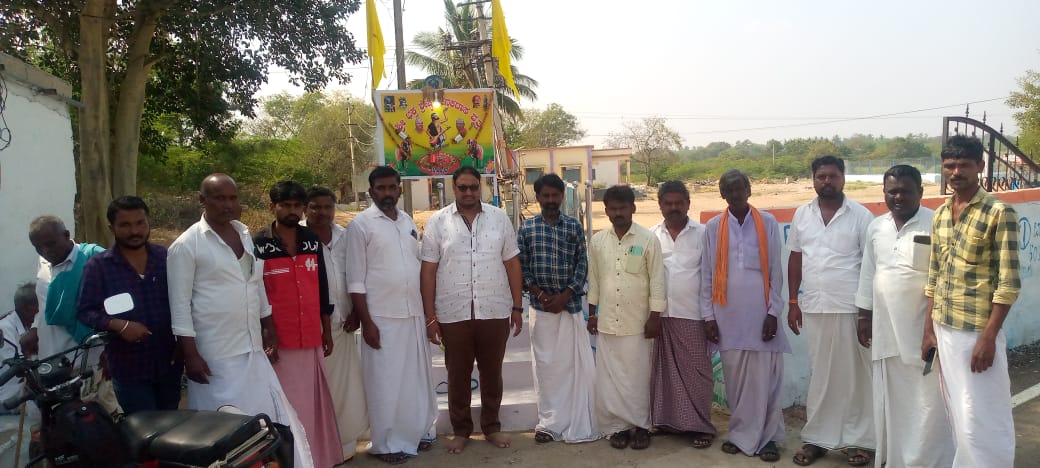 prasannapatilpp's tweet photo. ಕನ್ನಾಳ ಗ್ರಾಮದಲ್ಲಿ ಕಾರ್ಯಕರ್ತರನ್ನು ಭೇಟಿಯಾಗಿ ಟೀ ಕುಡಿದು ಮಾತನಾಡಸಿ ಬರಲಾಯಿತ್ತು #prasannapatil https://t.co/rhv8xbxU0U