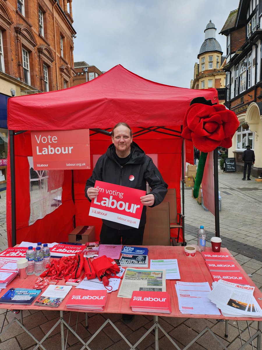 ReigateLabour's tweet photo. Busy old weekend for @ReigateLabour . Here is #redhill west and #wraycommon Candidate Mark Smith.  So many young people having to move out of the area due to a lack of social and affordable housing breaking up families and communities. #votelabourparty to make this change. https://t.co/mjfQ7gcgUx