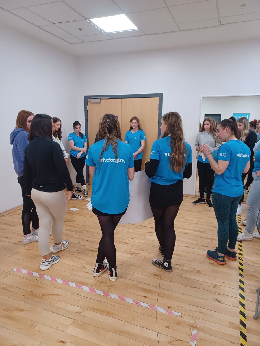 michellelivi's tweet photo. #FitforGirls workshop with the  @Active_Mid girls group sharing their thoughts and ideas to creating positive change for other girls #breakingdownbarriers #unstoppablegirls Thanks to  @rsinger2208_ and Roisin for an interactive session supported by Heather https://t.co/XvUNc64zun