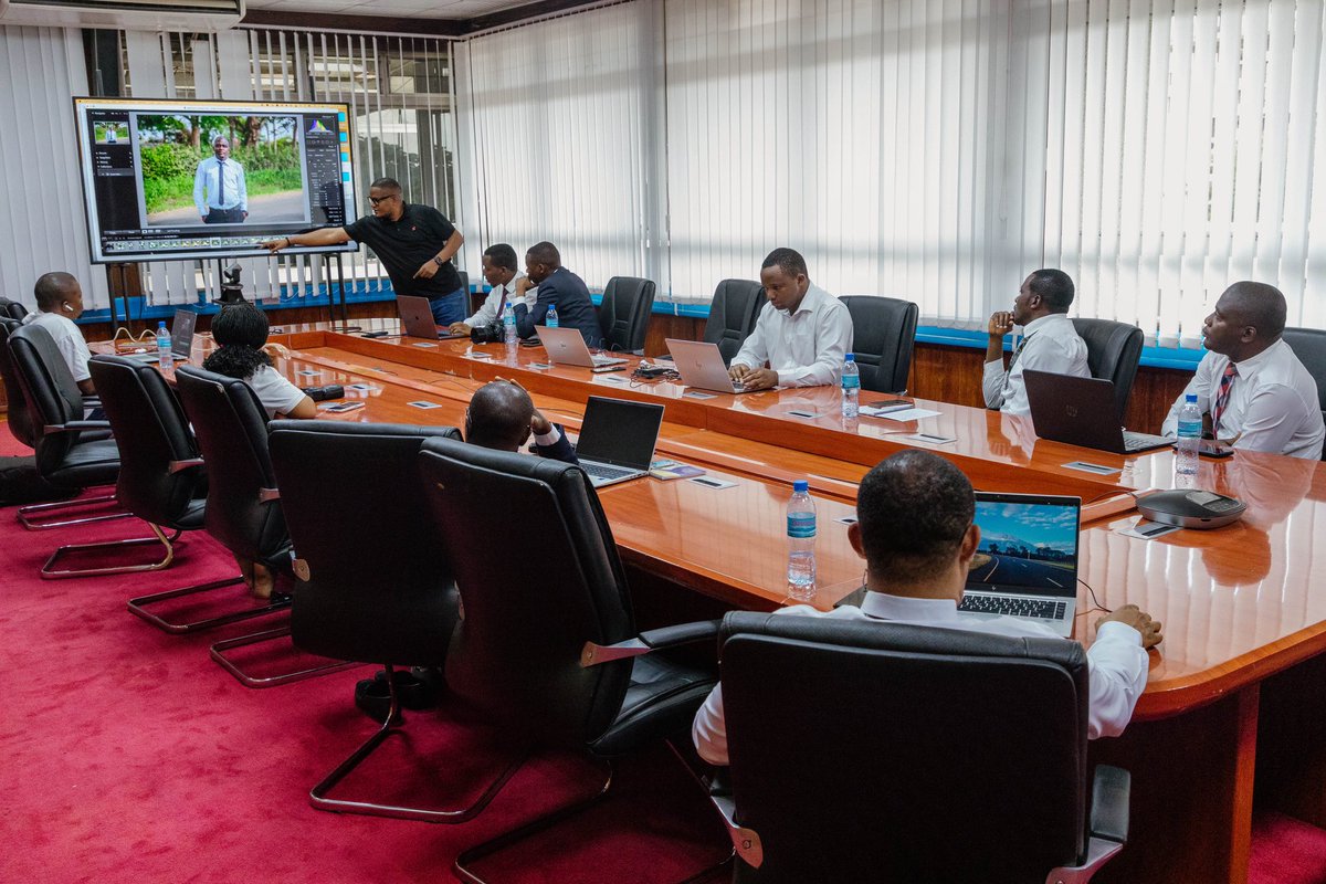 ManifesterBrand's tweet photo. And that's a wrap!!! The Bank of Tanzania's @bankoftanzania_ Photography and Video Production Workshop, Done and Dusted!! 

I had such an amazing time teaching and sharing knowledge I have about my field with every single participant who took part in this program. https://t.co/GlqHJ0wBER