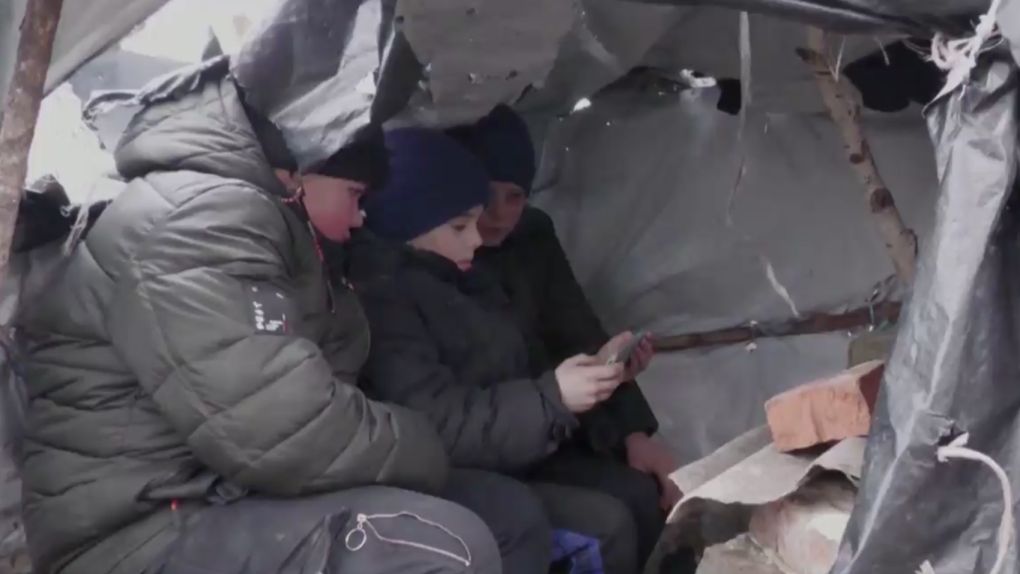 CTV News (@ctvnews) on Twitter photo Ukrainian kids find cellphone signal on hill, set up makeshift school ctvnews.ca/world/ukrainia⦠Ukrainian kids find cellphone signal on hill, set up makeshift school ctvnews.ca/world/ukrainiaā¦