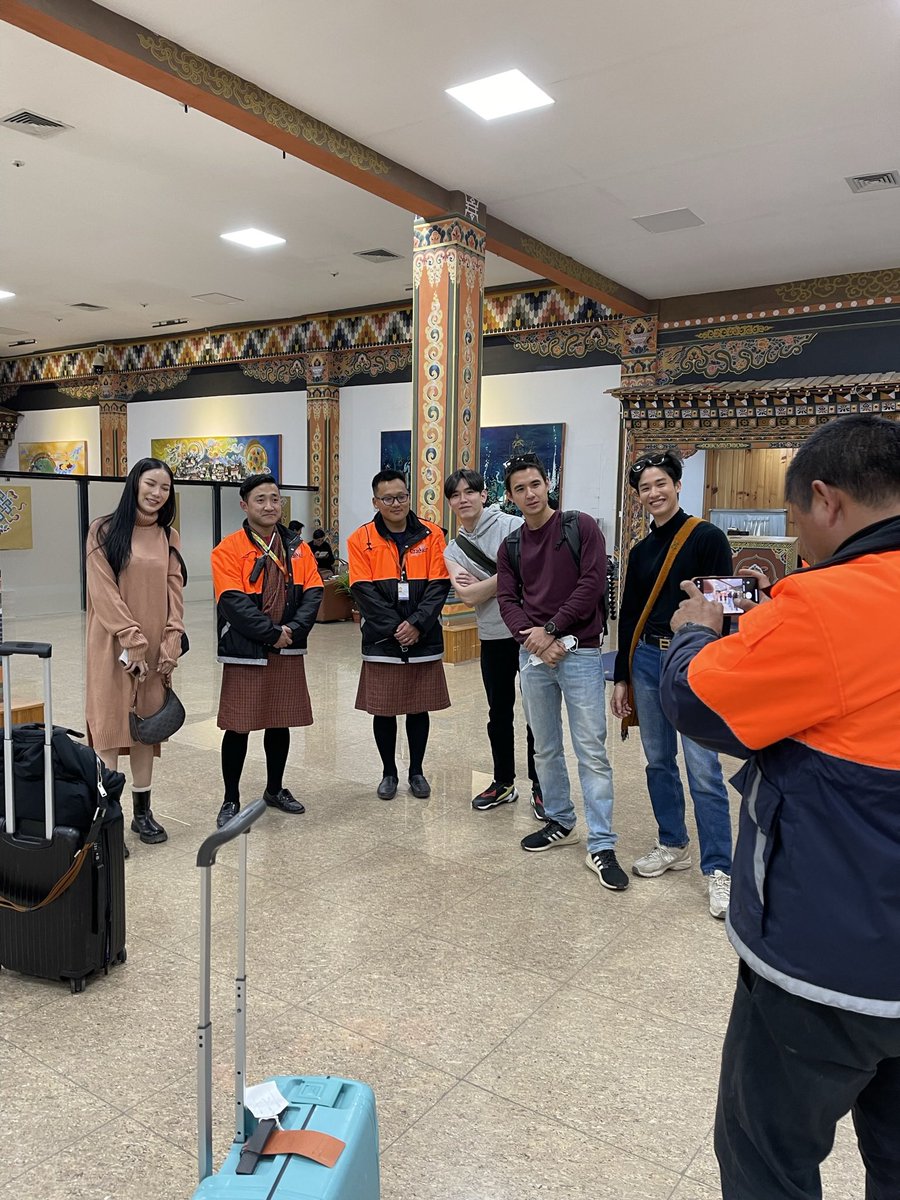 Annmarcompro's tweet photo. คนภูฏานรักน้อง ๆ ด้วย #เตนิว #MookWorranit #newcjp @tourismbhutan https://t.co/ltAl9b9d6h