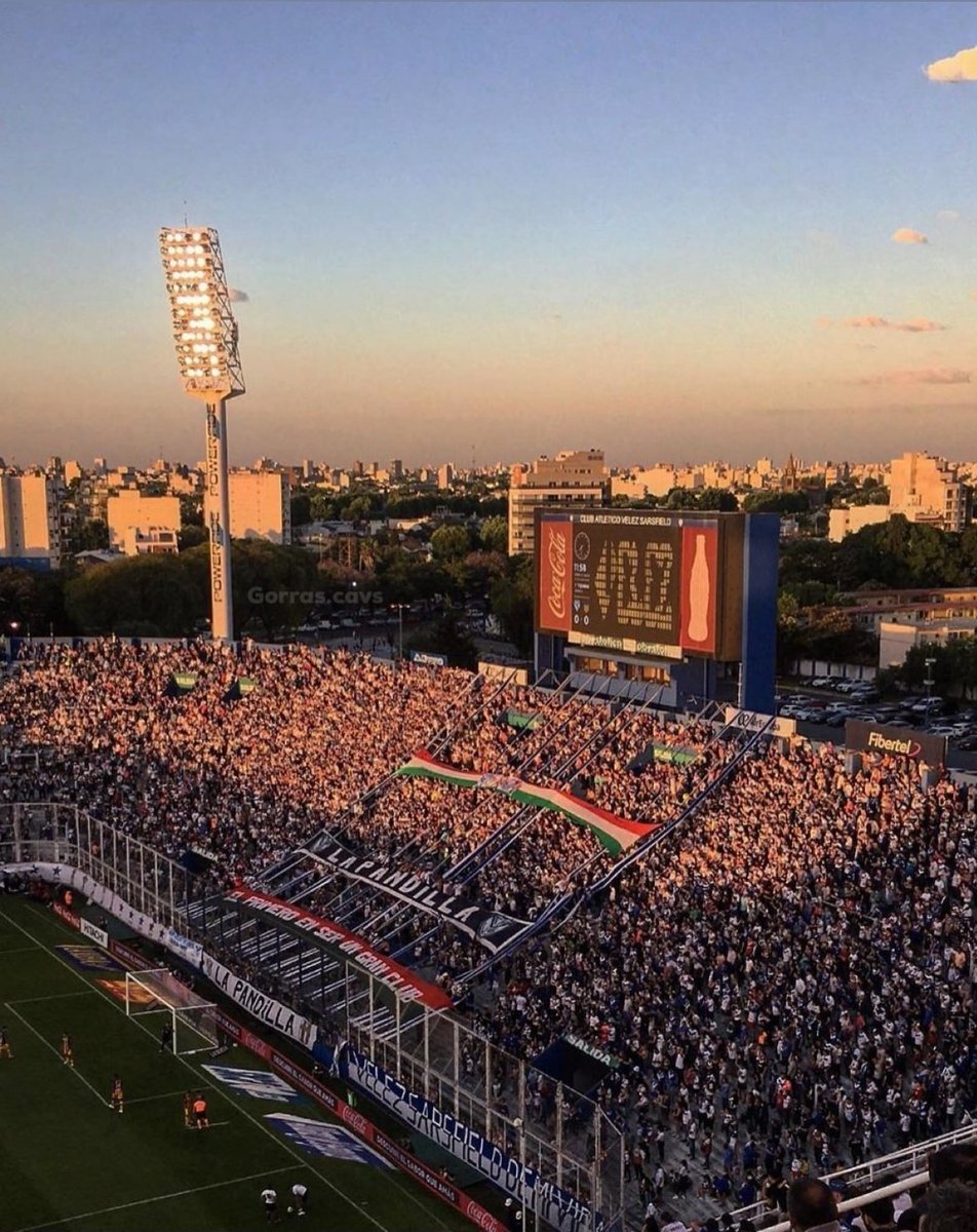 Flopitacavs's tweet photo. Vuen dia Vélez Sarsfield! https://t.co/sG8MVxlObR