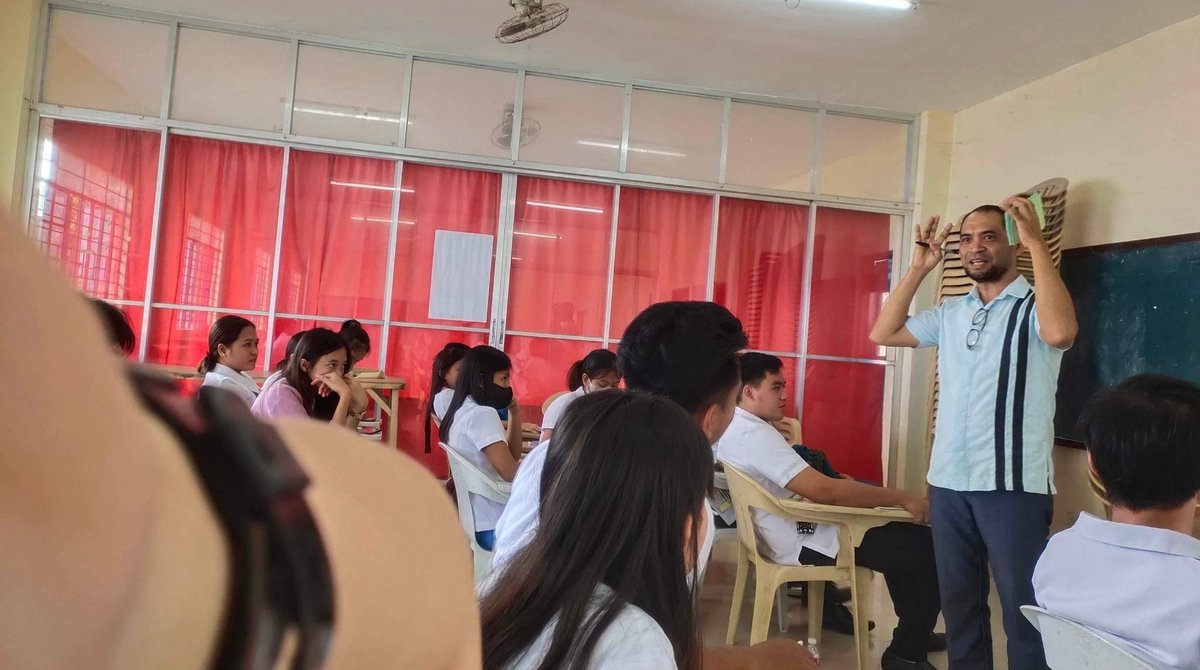 MarioSampilo's tweet photo. My 1st class of the week was full of energy, and inspiration ❤ | #MondayClass at #OMSCSablayan College of Teacher Education, Inclusive Education class! https://t.co/80v9DrqsdH