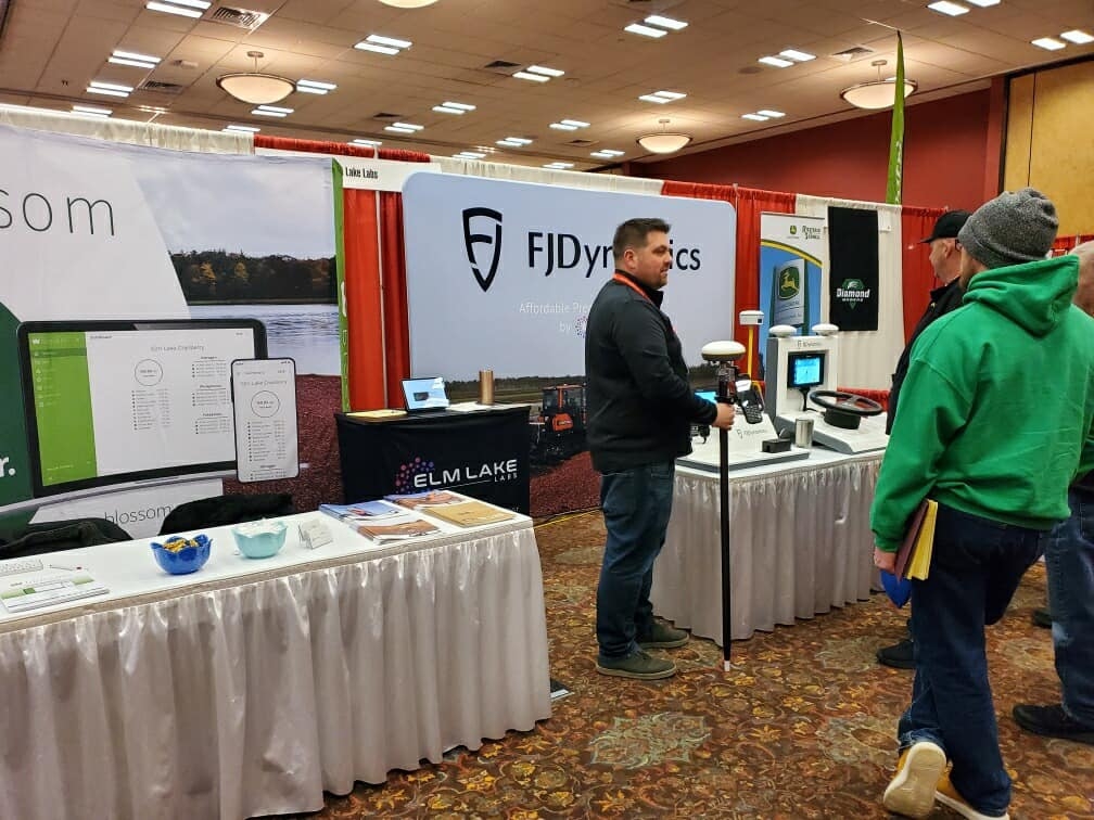 Daniel199588's tweet photo. US WI Cranberry Trade Show
Email: daniel.gai@fjdynamics.com
#kansasfarm #ohiofarm #oklahomafarm #americanfarm #americanfarming #michiganfarm #tennesseefarm #alabamafarm #missourifarm  #indianafarm   #precisionfarming #trimble #outbackguidance #agleader https://t.co/1rUUV3sQFh