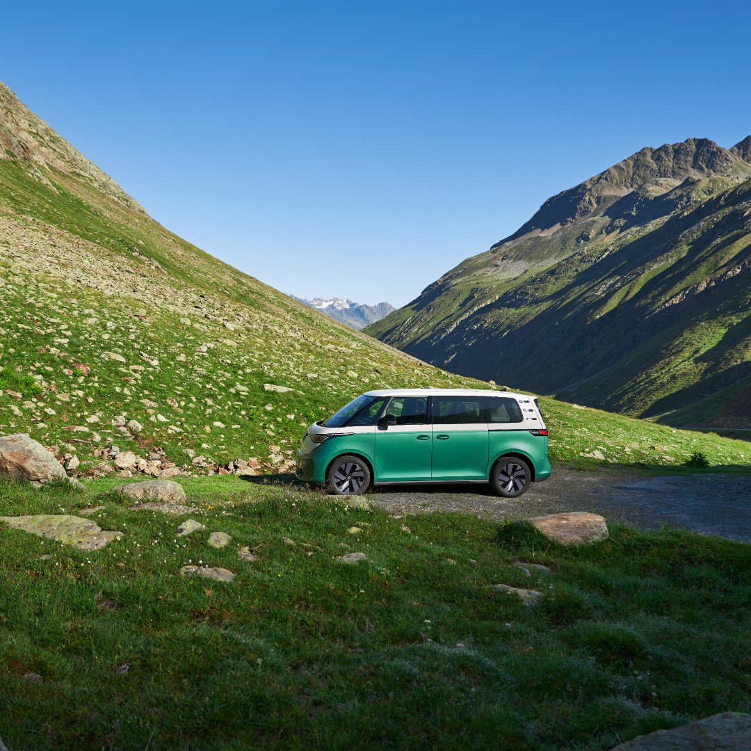 Discover how the visionary design of the ID. Buzz combines compact dimensions with spaciousness, innovative technology, and an interior made partly from recycled materials.

To find out more, visit orlo.uk/Bgf2X