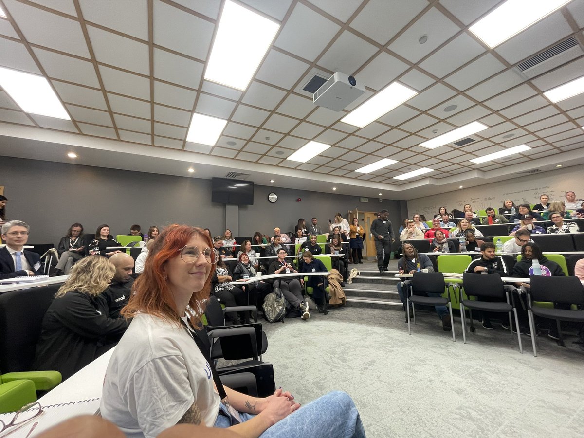 Great to be here at the <a href="/UKYouth/">UK Youth</a> &amp; @JHRTrust Thriving Minds residential. The programme is expanding mental health support for young people via youth work across the country #ThrivingMinds