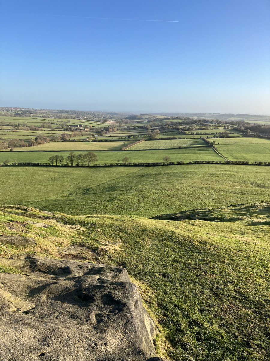 anitabowerman's tweet photo. Our green and pleasant land. A view from my walk today looking towards the Kilburn White Horse and Harrogate, Yorkshire, on this glorious day. 

https://t.co/ADK1SG526w

#goforwalk #countryfile #Yorkshire #harrogateartist #harrogate #countryside #artistsoninstagram https://t.co/Dxc9CTWh8g