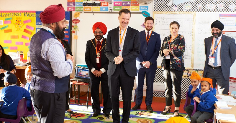HeathrowNews's tweet photo. Heathrow is more than a global transport hub – it’s a hub for our local community as well. Our new Giving Back Programme will help connect our local communities closer together. Click below to find out exactly how you and your community will benefit over the coming years ⬇️