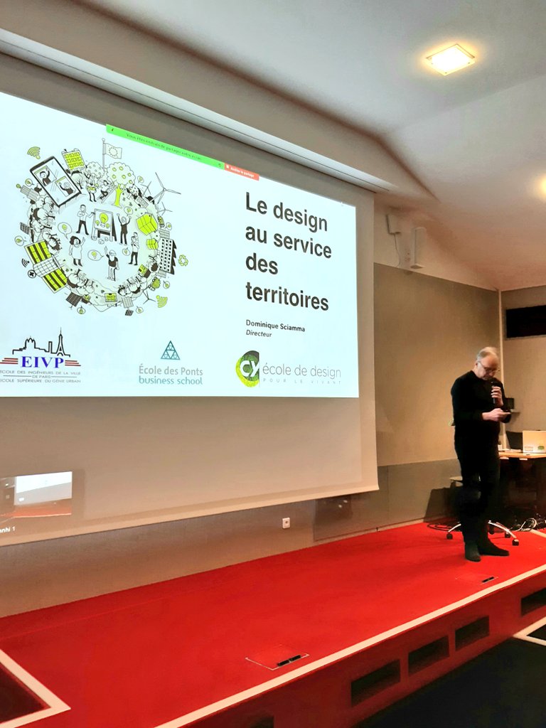 nicoperrin's tweet photo. Meeting d'ouverture de la semaine pédagogique #innovation et #entrepreneuriat de l @eivp_paris avec Dominique #Sciamma, directeur de @CyEcoledeDesign
De l'@UniversiteCergy

#eivp #Paris #creathon #genieurbain #ecologie #energie  #climat https://t.co/8d18ba29Mx