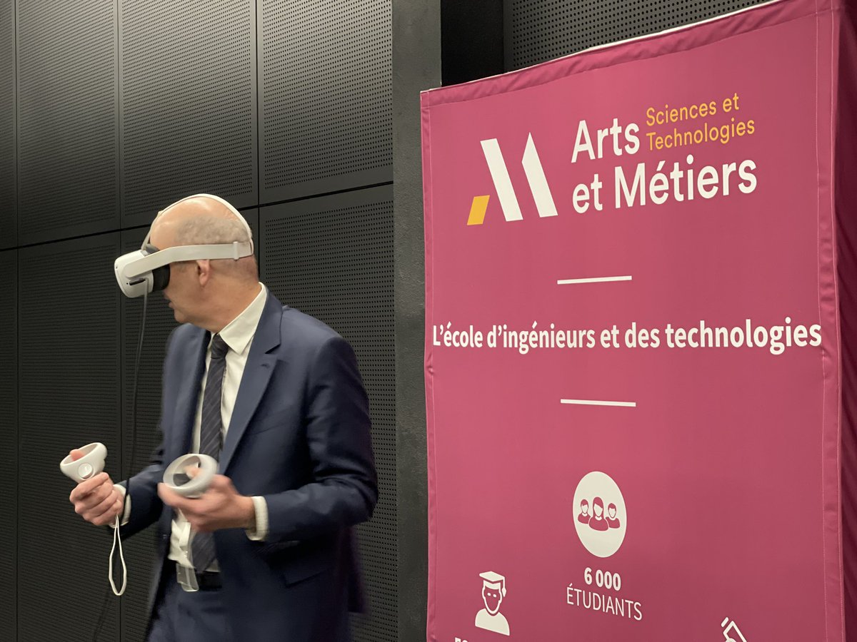 Prefet71's tweet photo. .@RolandLescure, ministre délégué chargé de l’Industrie, est au centre de formation industriel L’Usinerie à Chalon-sur-Saône, pour échanger avec les acteurs de Framatome, et du pôle de compétitivité Nuclear Valley, les chefs d'entreprises et du monde économique. https://t.co/XwujCvWFDr